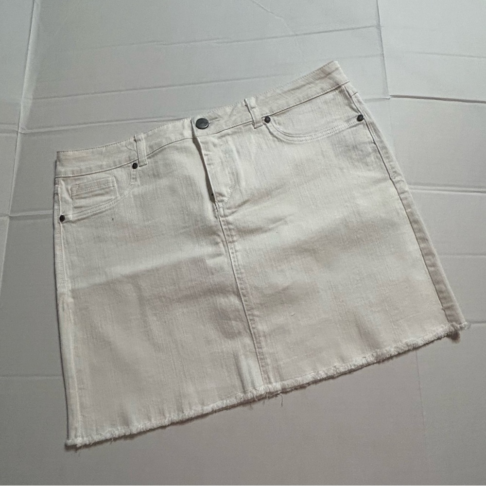 1822 Denim White Mini Skirt
